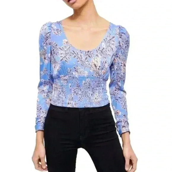 Free People Santiago Blouse SMALL Blue Floral Puff‎ Sleeve Ruched Smocked Boho - Picture 2 of 9